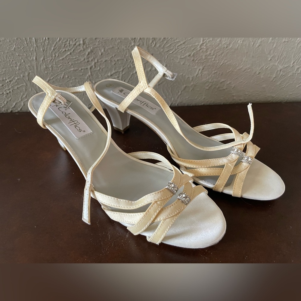 Coloriffics ivory heeled sandals, size 9M